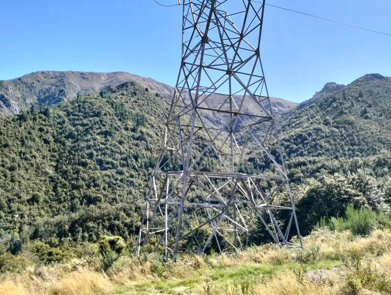 Chatterton track powerline