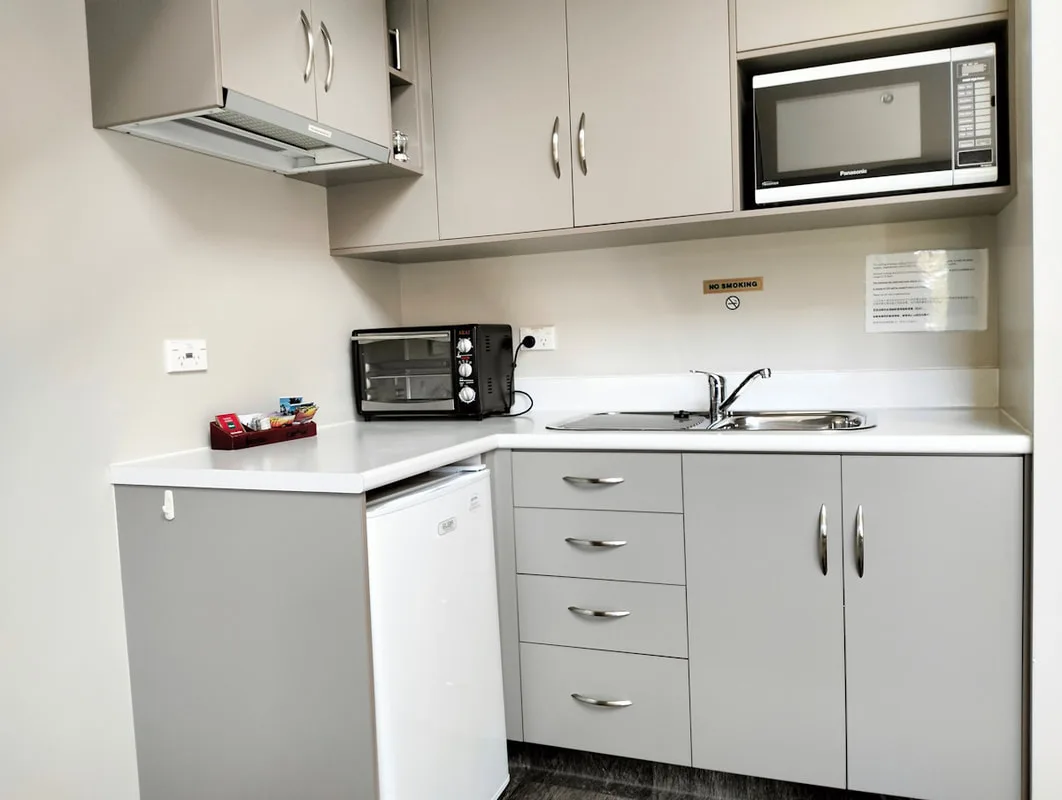 Hanmer Apartments Kitchenette